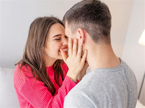 不意打ち キス 効果|彼をドキドキさせる！効果的な「不意打ちキス」のタイミング！ .